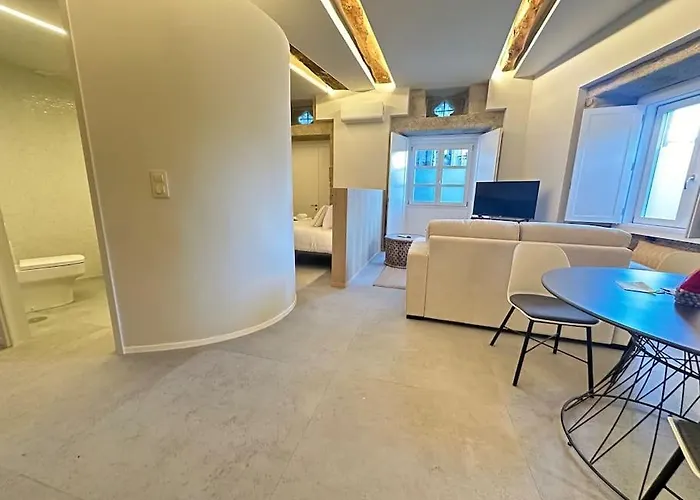 Luxury Downtown C. Del Tratado B